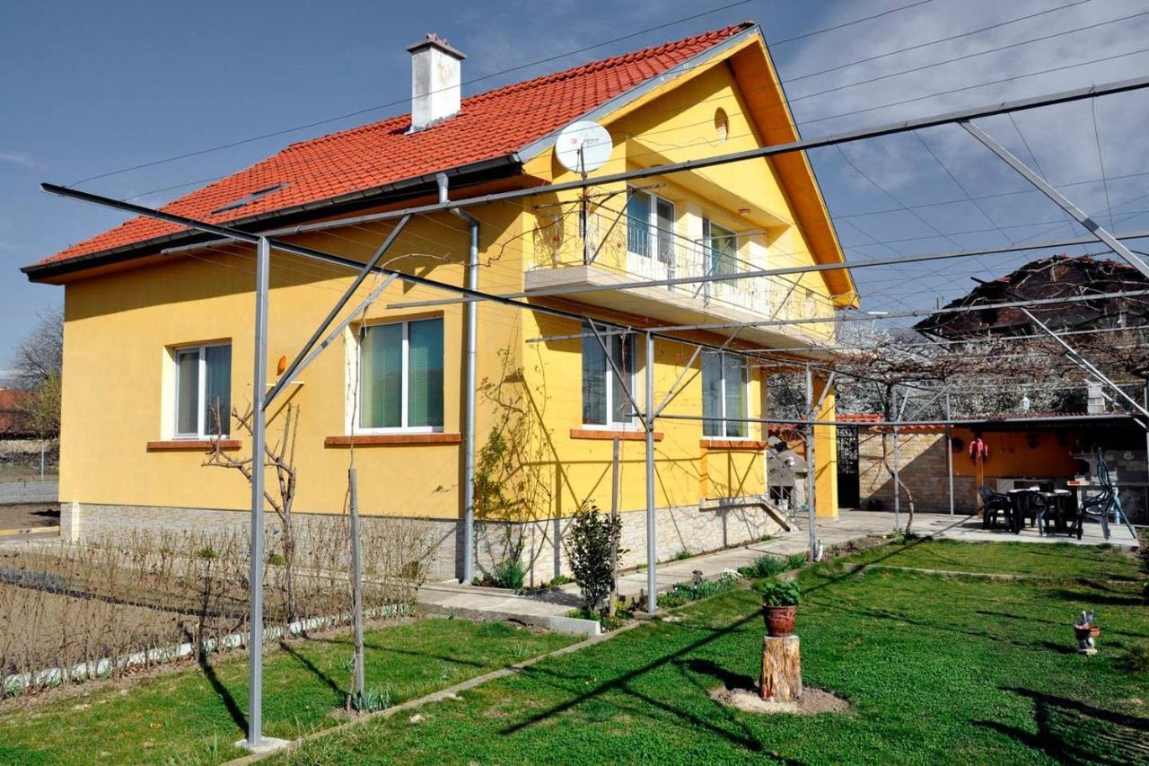 Vila V S. Gabarevo, Dolinata Na Rozite. Villa Luaran gambar